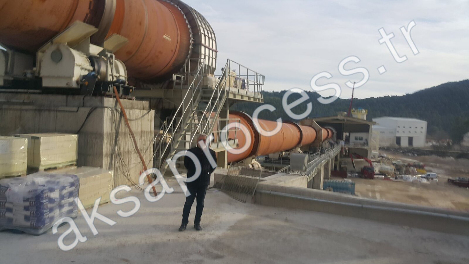 Línea de horno rotativo en una planta de magnesita de Grecia, incluida en nuestras referencias de equipos térmicos rotativos