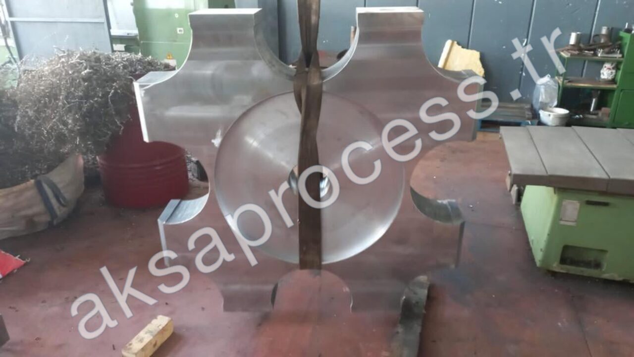 Gran componente de disco mecanizado para un molino pendular sobre el soporte de montaje
